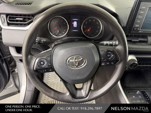 Used 2021 Toyota RAV4 XLE AWD/4WD image 22