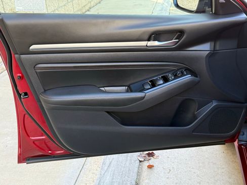 Used 2023 Nissan Altima 2.5 SR w/ SR Premium Package image 20