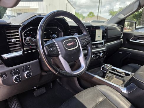 Used 2023 GMC Sierra 1500 SLT AWD/4WD image 5