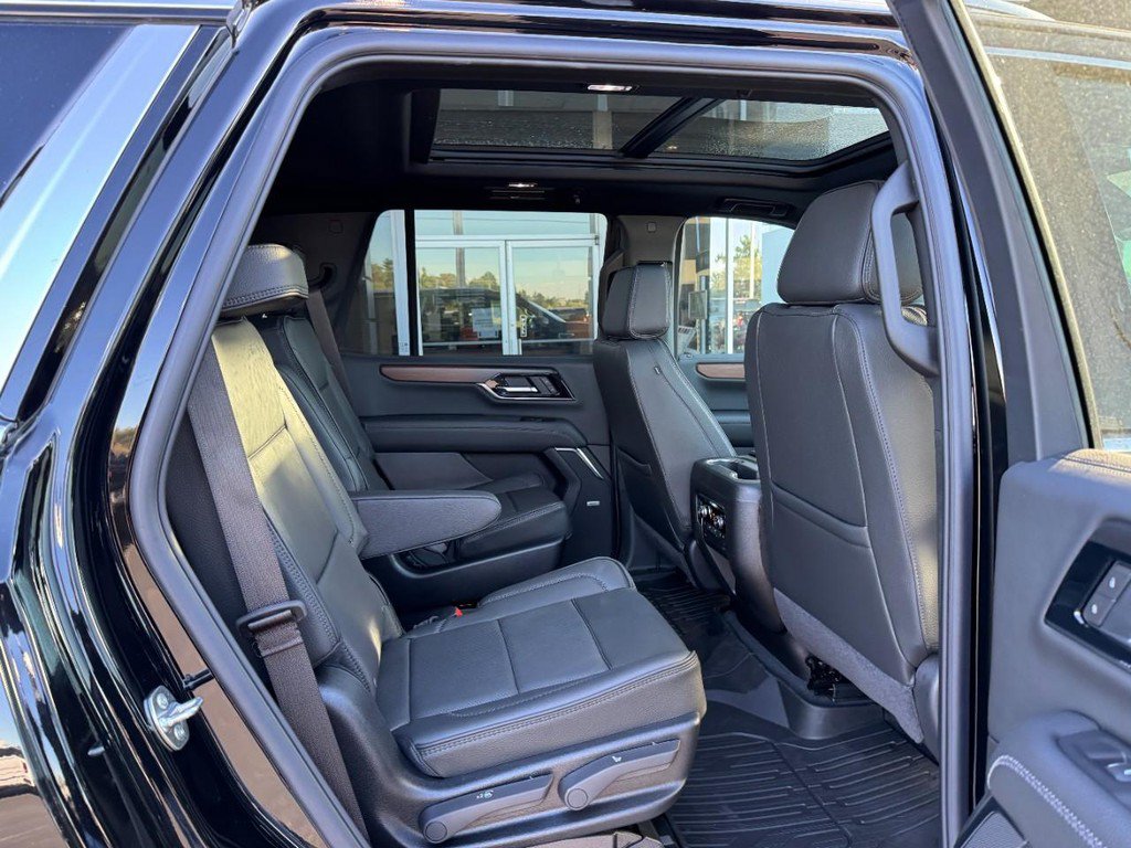 New 2026 GMC Yukon Denali w/ Sun & Power Step Package AWD/4WD image 7
