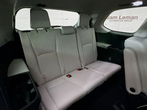 Used 2024 Toyota Grand Highlander XLE image 28