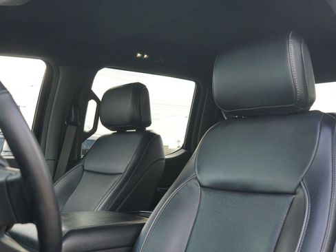 Used 2022 Ford F150 Lariat w/ Equipment Group 502A High AWD/4WD image 11