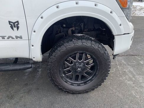 Certified 2023 Nissan Titan SV w/ SV Convenience Package image 9