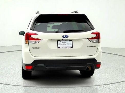 Used 2022 Subaru Forester Premium AWD/4WD image 6
