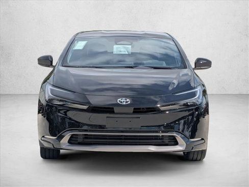 Used 2026 Toyota Prius XLE image 6
