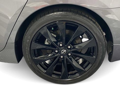 Used 2023 Nissan Maxima SR w/ Sport Mat Group FWD image 7