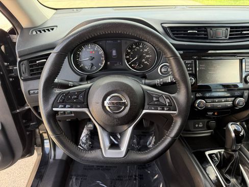 Used 2020 Nissan Rogue SV AWD/4WD image 16