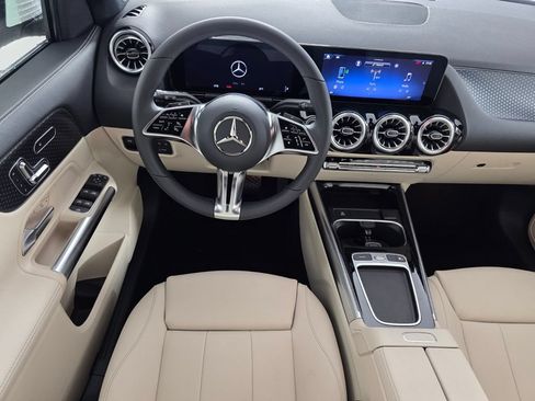 New 2026 Mercedes-Benz GLA 250 4MATIC image 9
