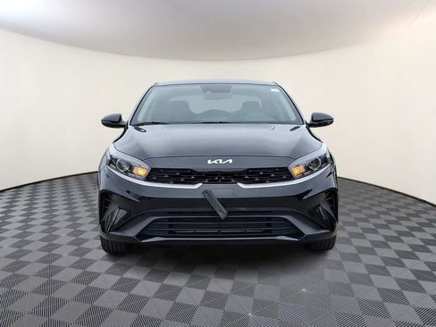 Used 2023 Kia Forte LXS w/ LXS Technology Package FWD image 3