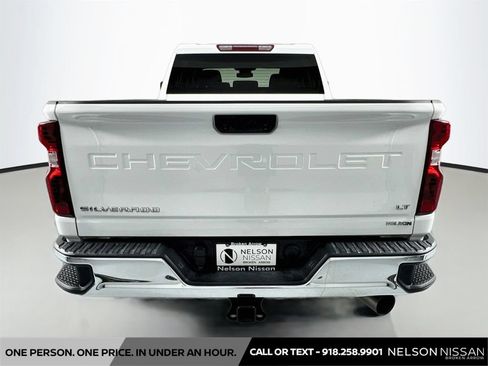 Used 2024 Chevrolet Silverado 2500 LT w/ Convenience Package AWD/4WD image 6