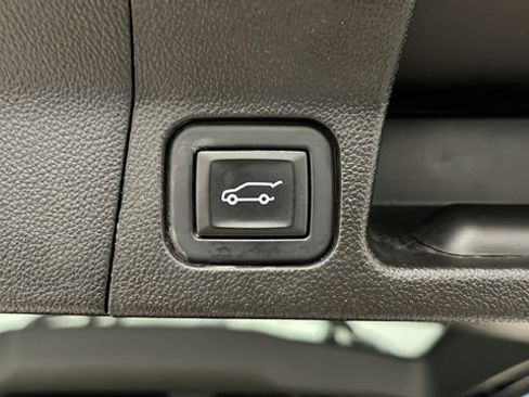Used 2023 GMC Acadia SLT w/ GMC Pro Grade Package AWD/4WD image 30