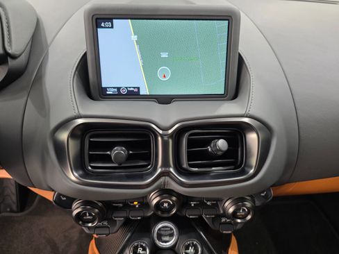 Used 2023 Aston Martin V8 Vantage Coupe image 13