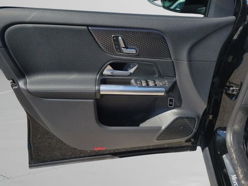 Certified 2025 Mercedes-Benz GLA 250 image 28