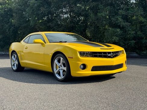 Used 2010 Chevrolet Camaro SS w/ RS Package RWD image 9