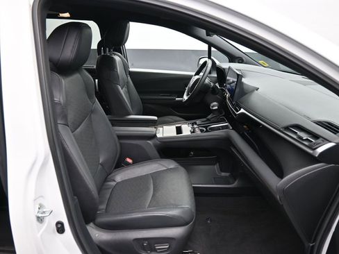 Certified 2025 Toyota Sienna Limited image 27