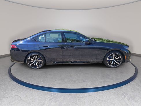 New 2027 BMW 530i RWD image 4