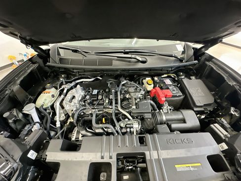 Used 2025 Nissan Kicks SV AWD/4WD image 33