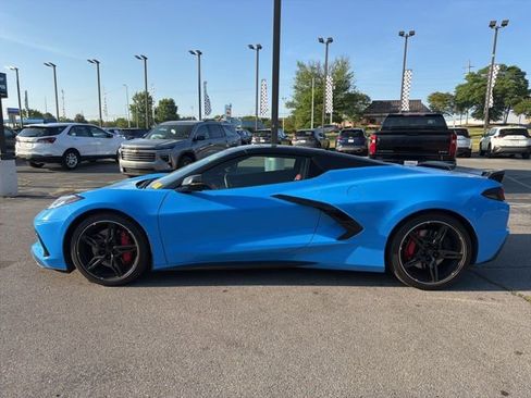 Used 2023 Chevrolet Corvette Stingray Premium Conv w/ Z51 Performance Package RWD image 6