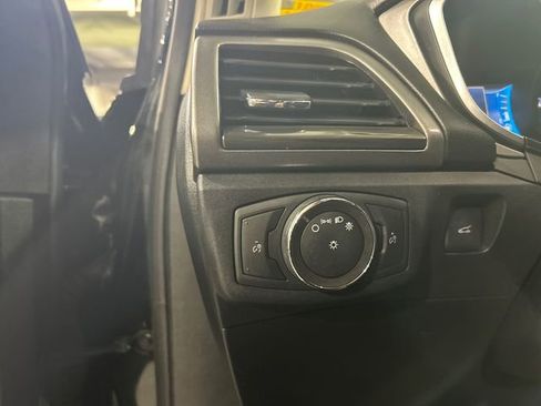 Used 2019 Ford Fusion SEL image 21