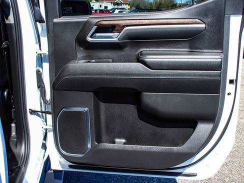 Used 2025 GMC Sierra 1500 Elevation AWD/4WD image 12