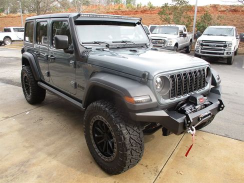 Used 2025 Jeep Wrangler Sport S image 2