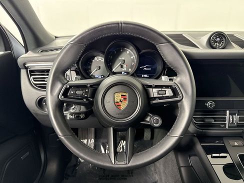 Certified 2024 Porsche Macan AWD/4WD image 35