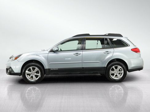 Used 2014 Subaru Outback 3.6R Limited AWD/4WD image 2