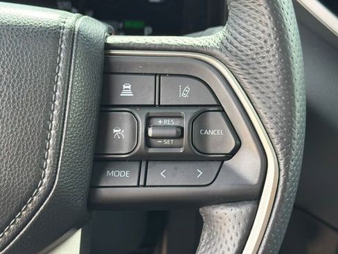 Used 2025 Toyota Sequoia SR5 AWD/4WD image 29