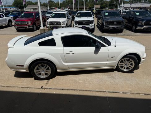 Used 2006 Ford Mustang GT Premium RWD image 10