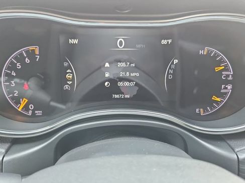 Used 2021 Jeep Grand Cherokee Laredo X AWD/4WD image 11