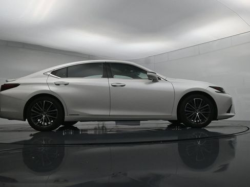 Used 2022 Lexus ES 300h w/ Premium Package FWD image 24