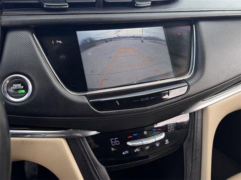 Used 2017 Cadillac XT5 FWD image 18