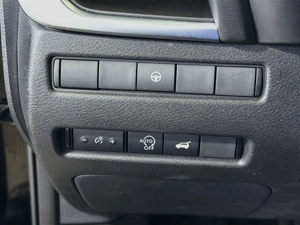 Used 2023 Nissan Rogue SV w/ SV Premium B Package AWD/4WD image 12