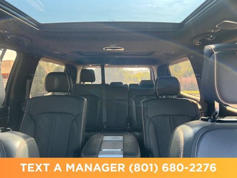 Used 2023 Jeep Grand Wagoneer Series III AWD/4WD image 32