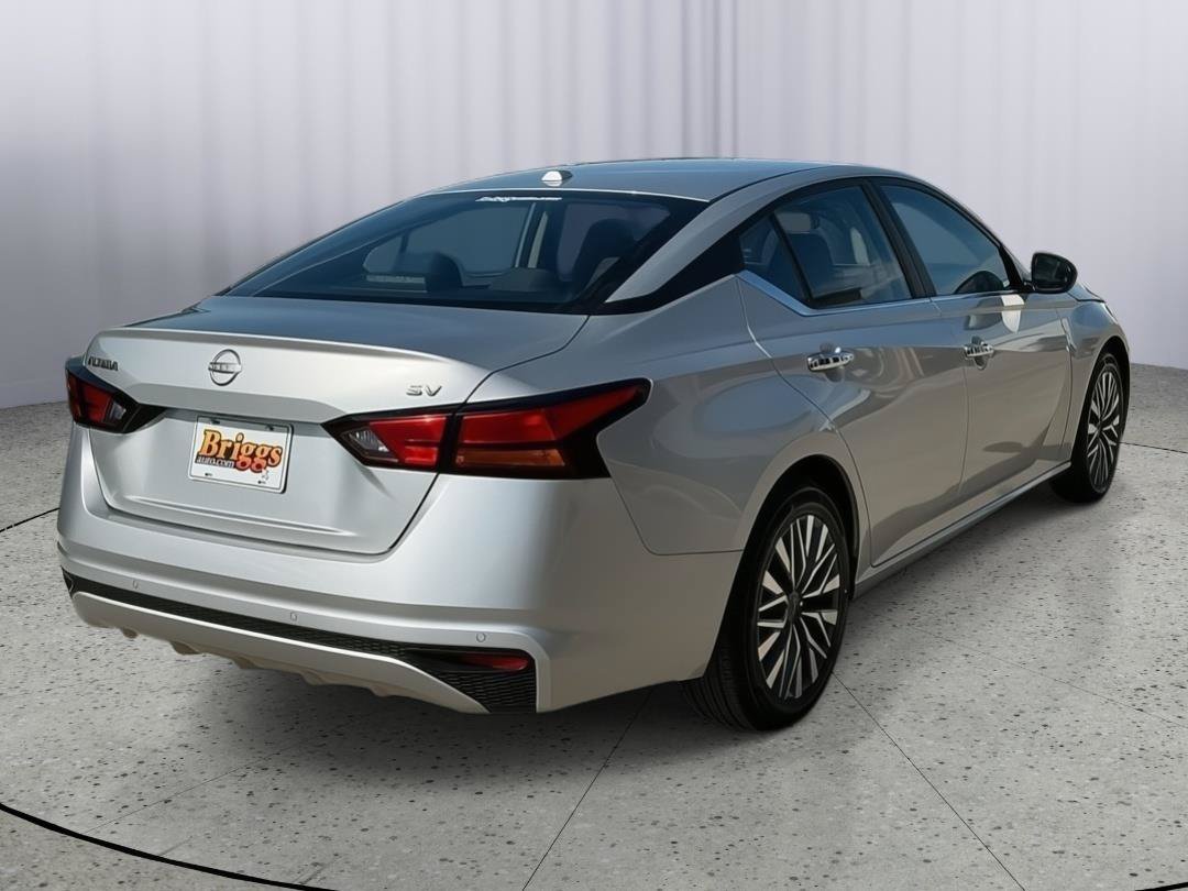 Used 2024 Nissan Altima 2.5 SV FWD image 5