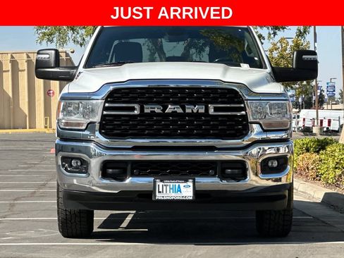 Used 2024 RAM 2500 Big Horn w/ Off Road Package AWD/4WD image 11
