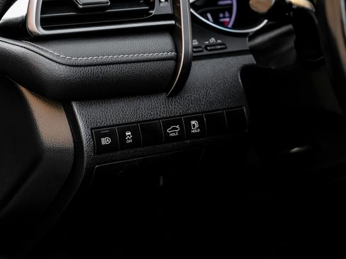 Used 2019 Toyota Camry SE image 27