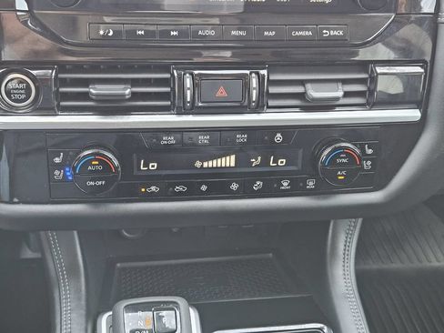Used 2024 Nissan Pathfinder Platinum AWD/4WD image 15