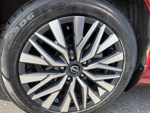 Used 2024 Nissan Altima 2.5 SV AWD/4WD image 38