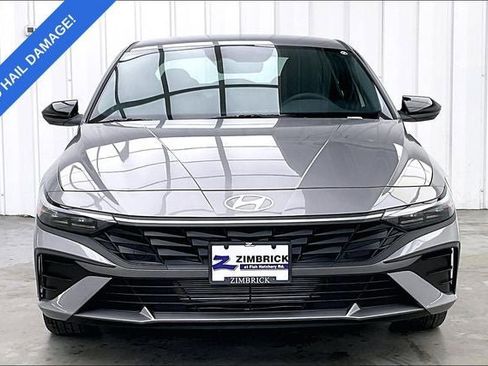 Used 2025 Hyundai Elantra Sport FWD image 3