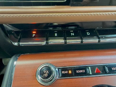 Used 2022 Lincoln Aviator Reserve w/ Equipment Group 201A AWD/4WD image 21