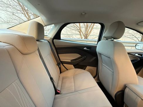 Used 2015 Ford Focus SE image 10
