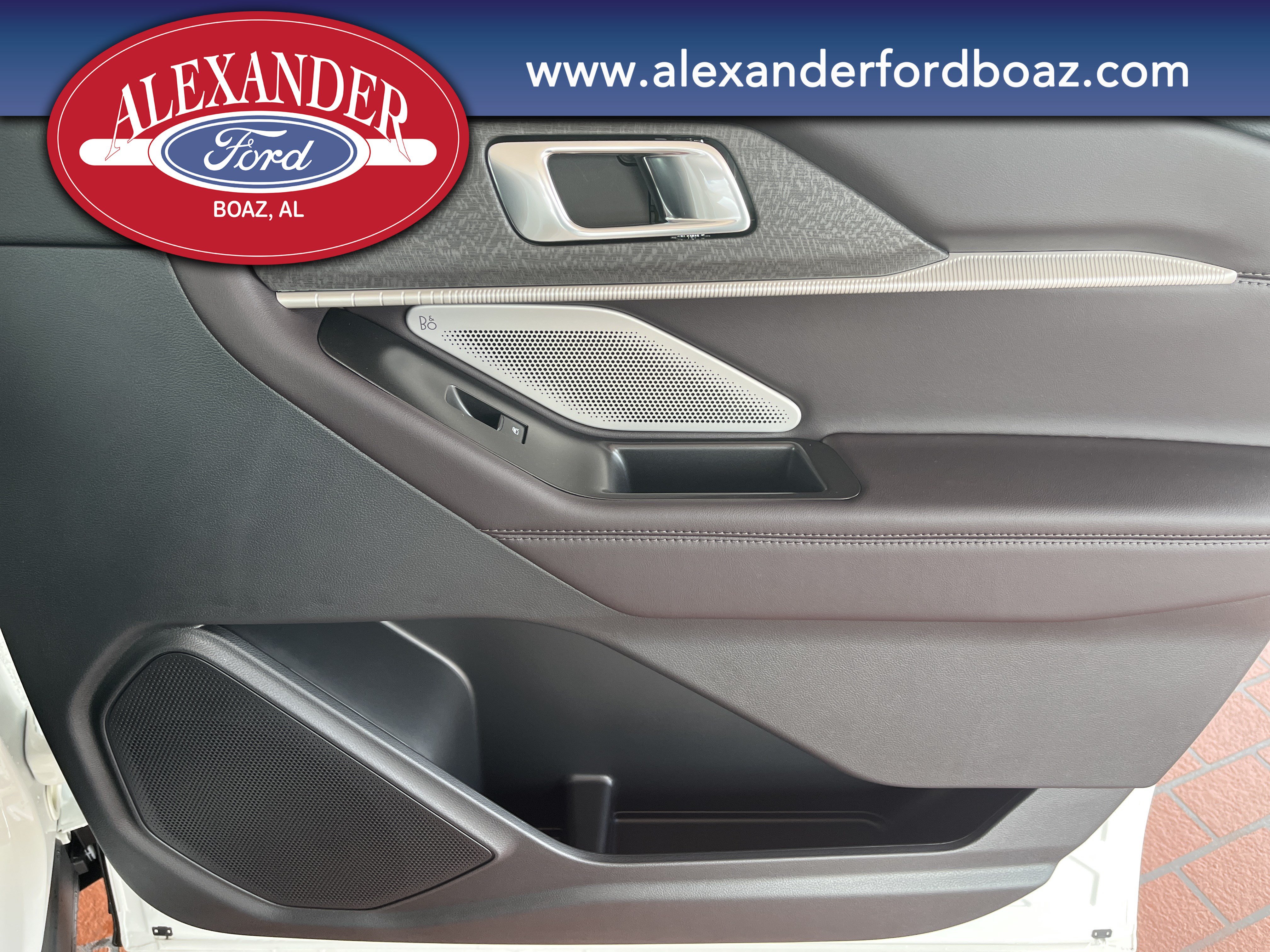 New 2027 Ford Explorer Platinum RWD image 15