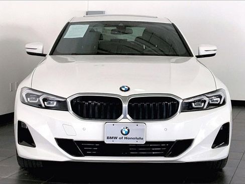 Used 2023 BMW 330i Sedan w/ Convenience Package image 3