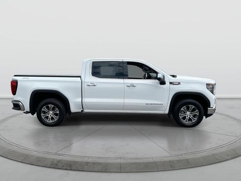 Used 2026 GMC Sierra 1500 SLT AWD/4WD image 9