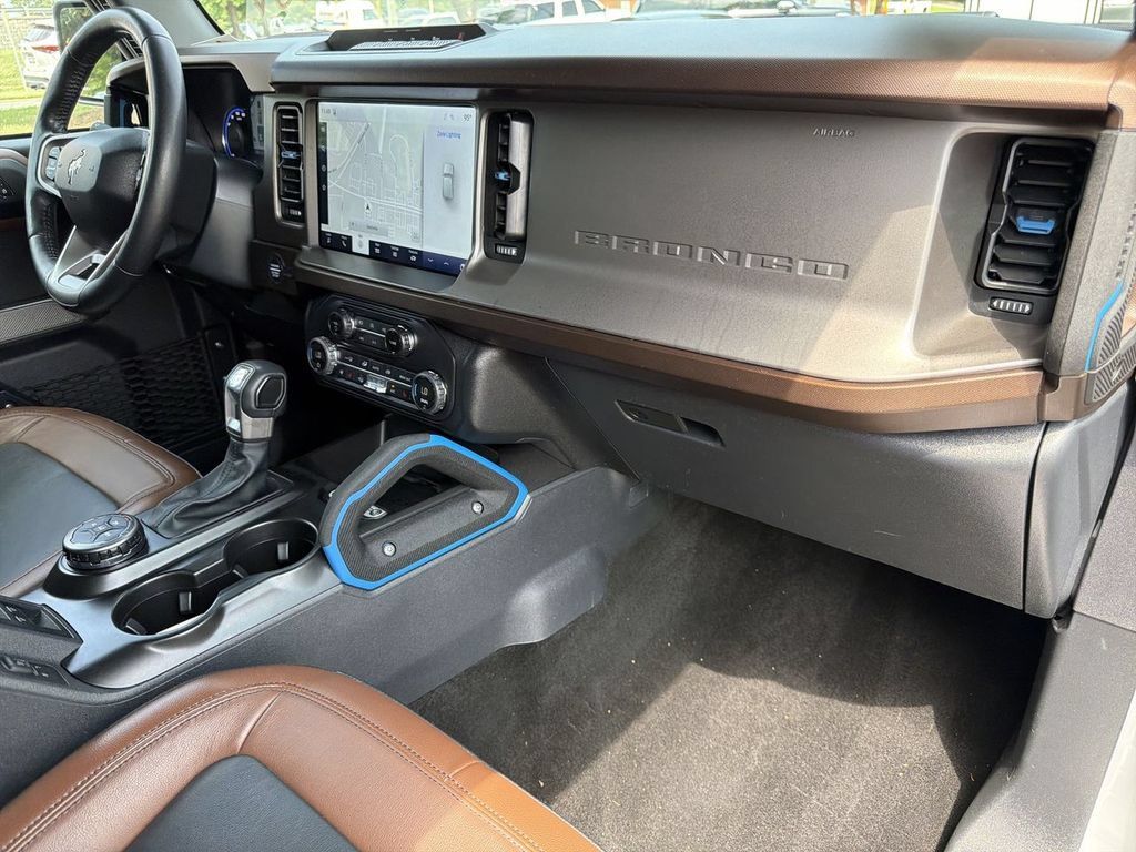 Used 2021 Ford Bronco Outer Banks AWD/4WD image 28