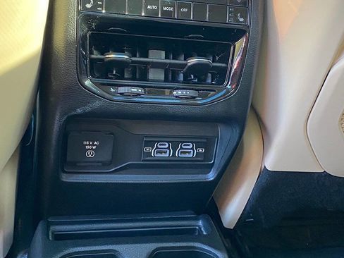 Used 2021 Jeep Grand Cherokee L Limited image 46