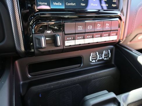 Used 2022 RAM 2500 Limited AWD/4WD image 23