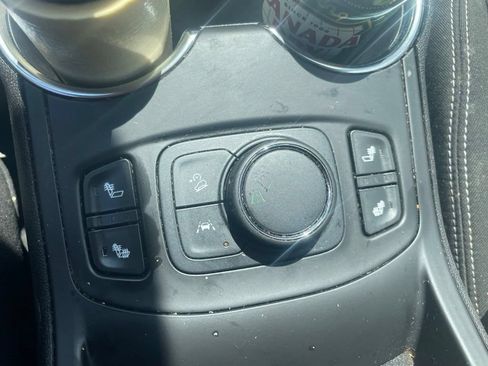 Used 2022 GMC Terrain SLE w/ Driver Convenience Package FWD image 8
