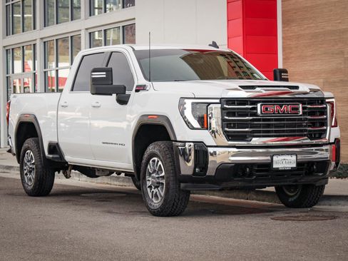 Used 2024 GMC Sierra 2500 SLE w/ SLE Convenience Package image 1